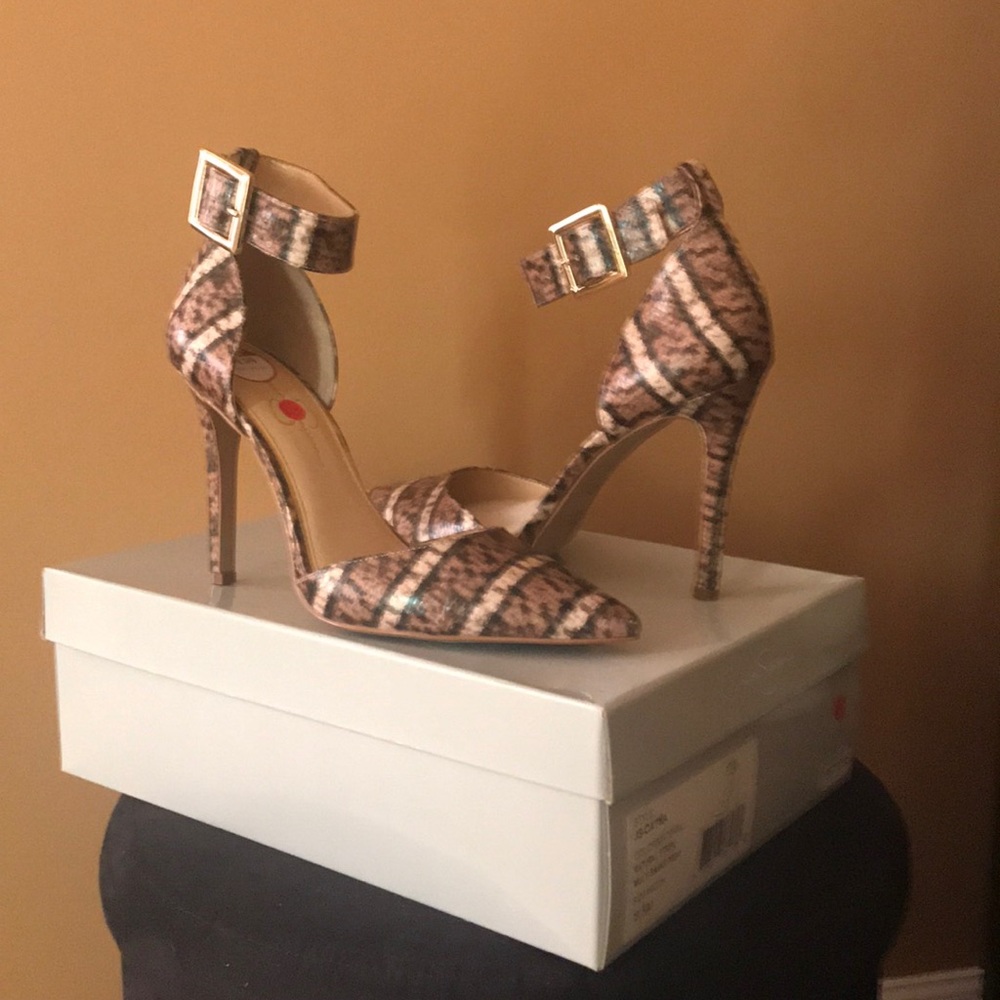 Jessica Simpson ankle strap 4.5 inch heels